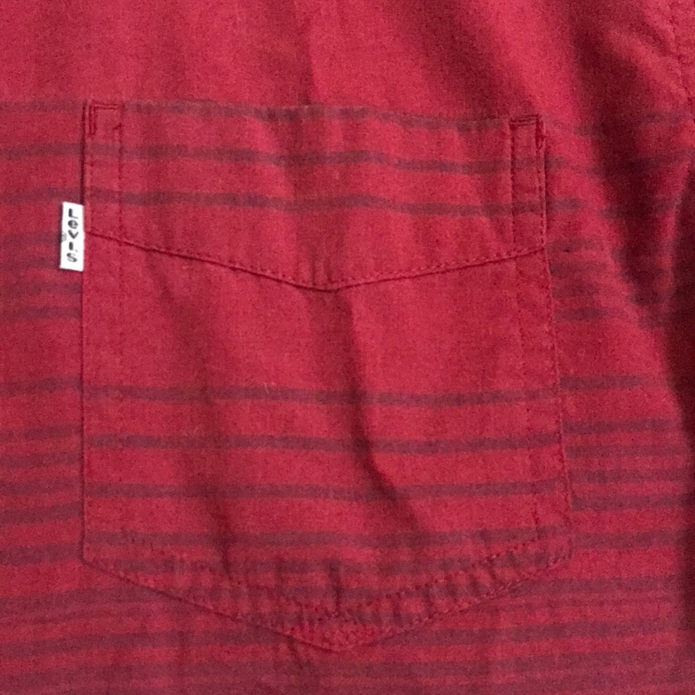 Levi's Small Red Short-Sleeve Button Down Shirt - Picture 2 of 8
